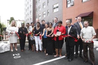 Commissioner VanAmerongen joined elected officials and community leaders at 1825 Atlantic Avenue in the Bedford Stuyvesant neighborhood of Brooklyn to celebrate the opening of Atlantic Avenue Apartments. This recently completed project of Dunn Development Corp. is ENERGY STAR-rated (one of six in the U.S.) and affordable to those with incomes at or below 80% of the area median income.